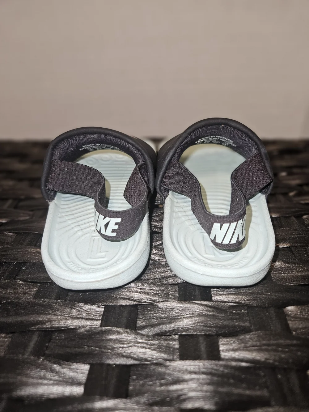 Nike kids slides